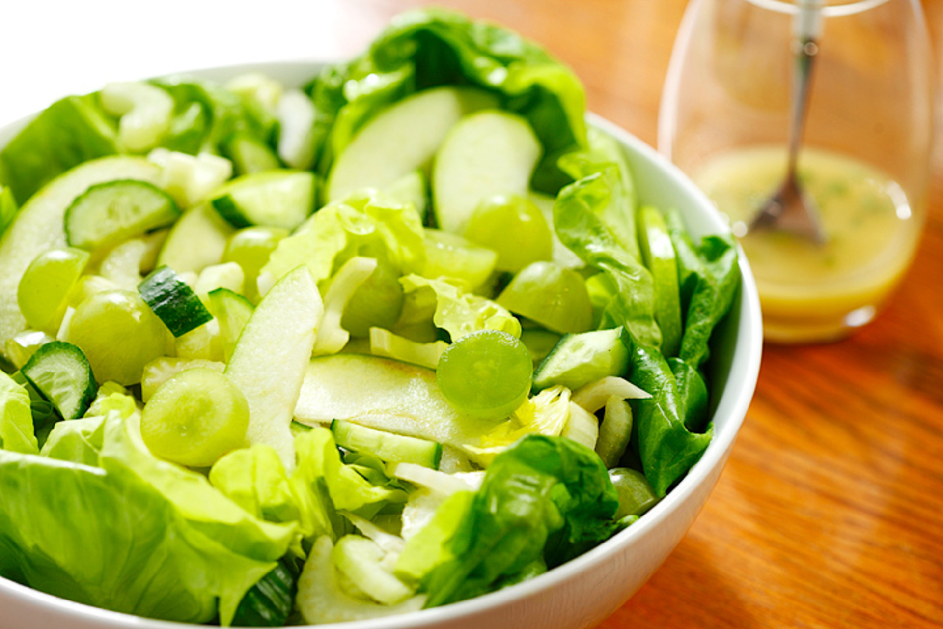 Зеленые овощи рецепты. Грин Саладс. Салат Грин Гарден. Салат из зеленых овощей. Зелень низкокалорийна.